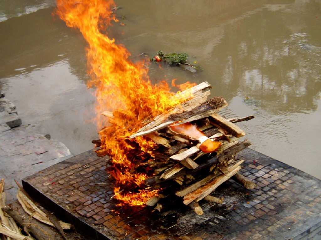 Cremation in Bagamit