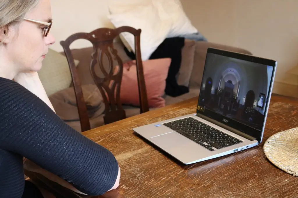 watching a streamed funeral