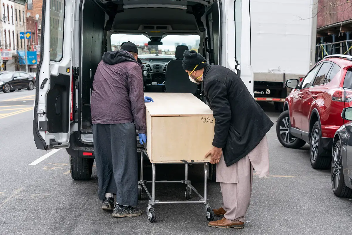 Shipping A Dead Body How To Transport The Deceased shipping-a-dead-body-how-to-transport-the-deceased