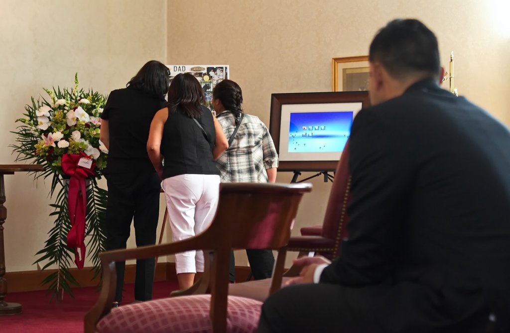 viewing at funeral home
