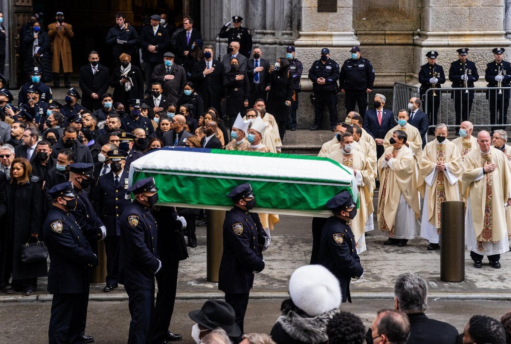 removing police officer's casket