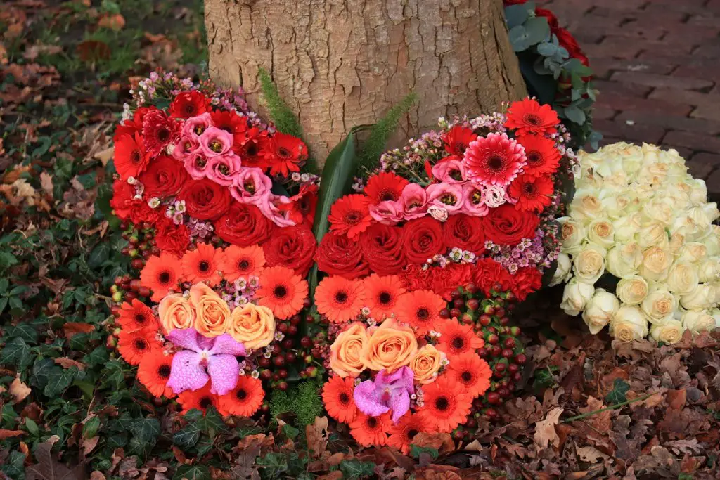 Unusual Funeral Flowers: Unique Funeral Flower Arrangement Ideas
