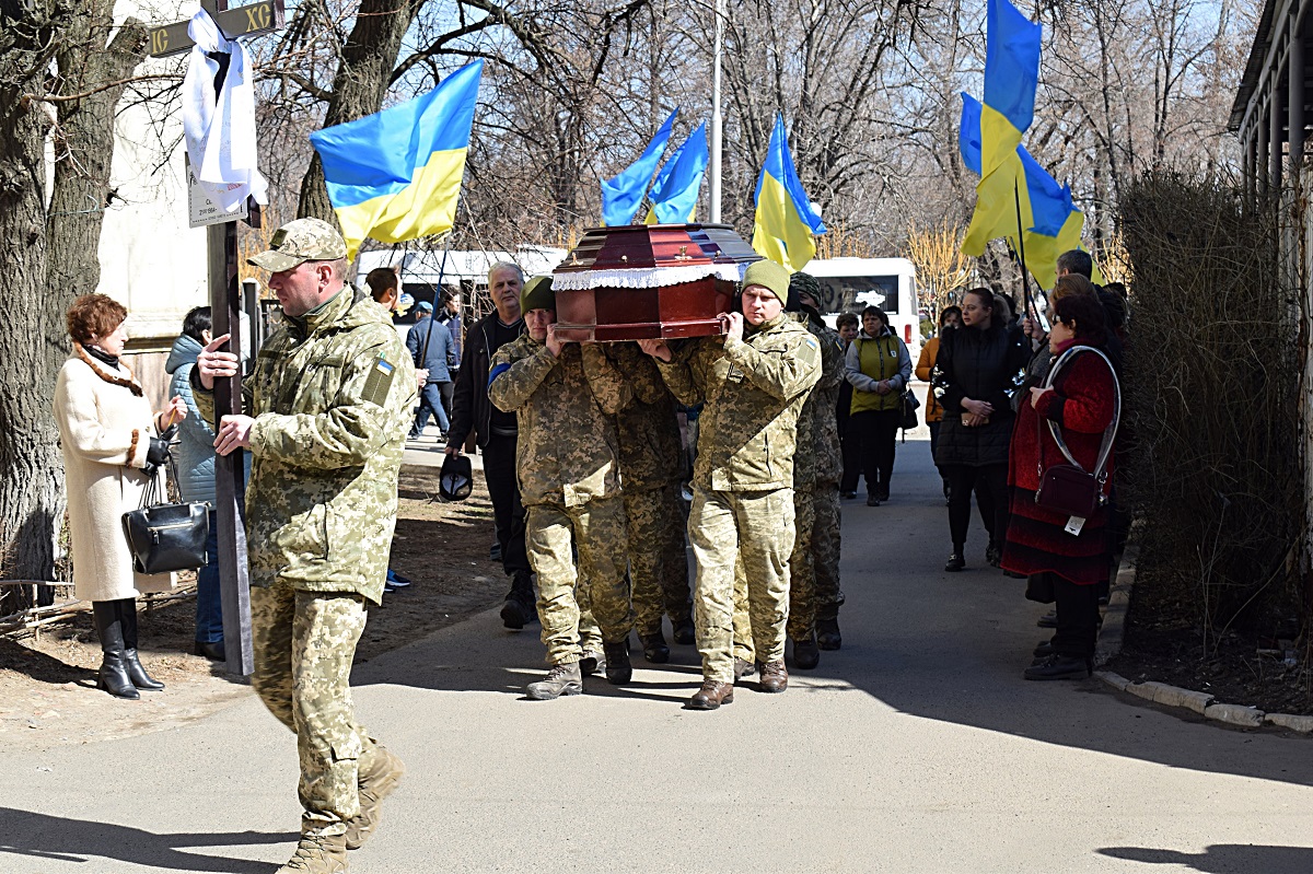 Funeral Procession Etiquette: How To Drive In A Funeral Procession