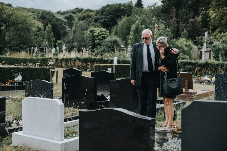 Jewish Funeral Etiquette: Basic Guide To A Jewish Funeral