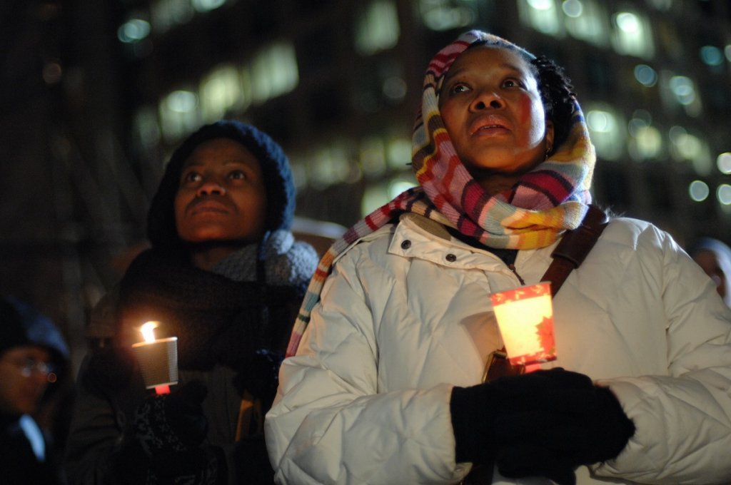 How To Plan A Candlelight Vigil: Step-By-Step Guide