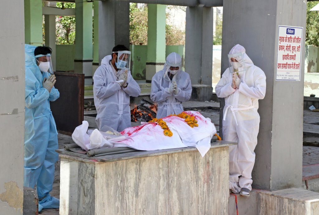 Hindu preparation of body for cremation