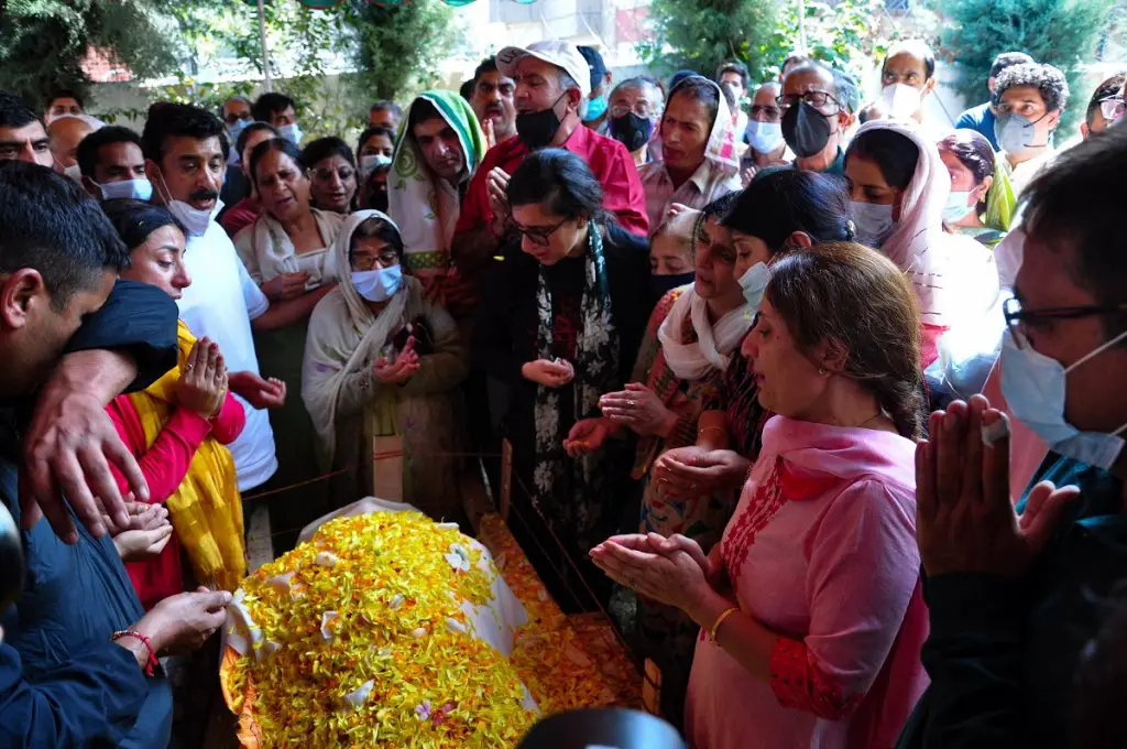 hindu-funeral-mantras-prayers-hindu-priest-ketul-joshi-maharaj