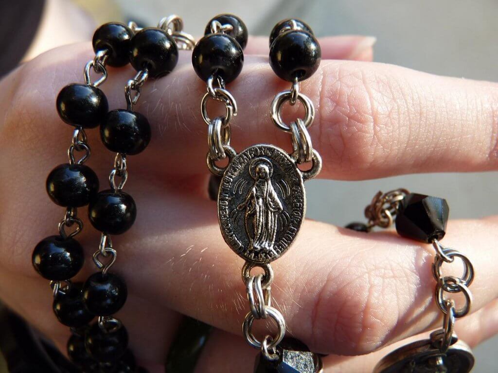 Praying the rosary at the visitation