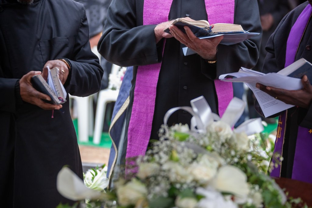 Scriptures for funerals at graveside